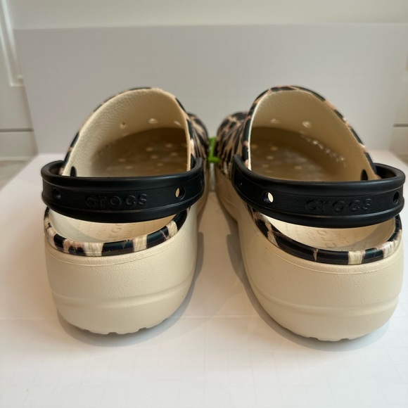 NWT Crocs Classic Leopard print with cheetah - Picture 2 of 14